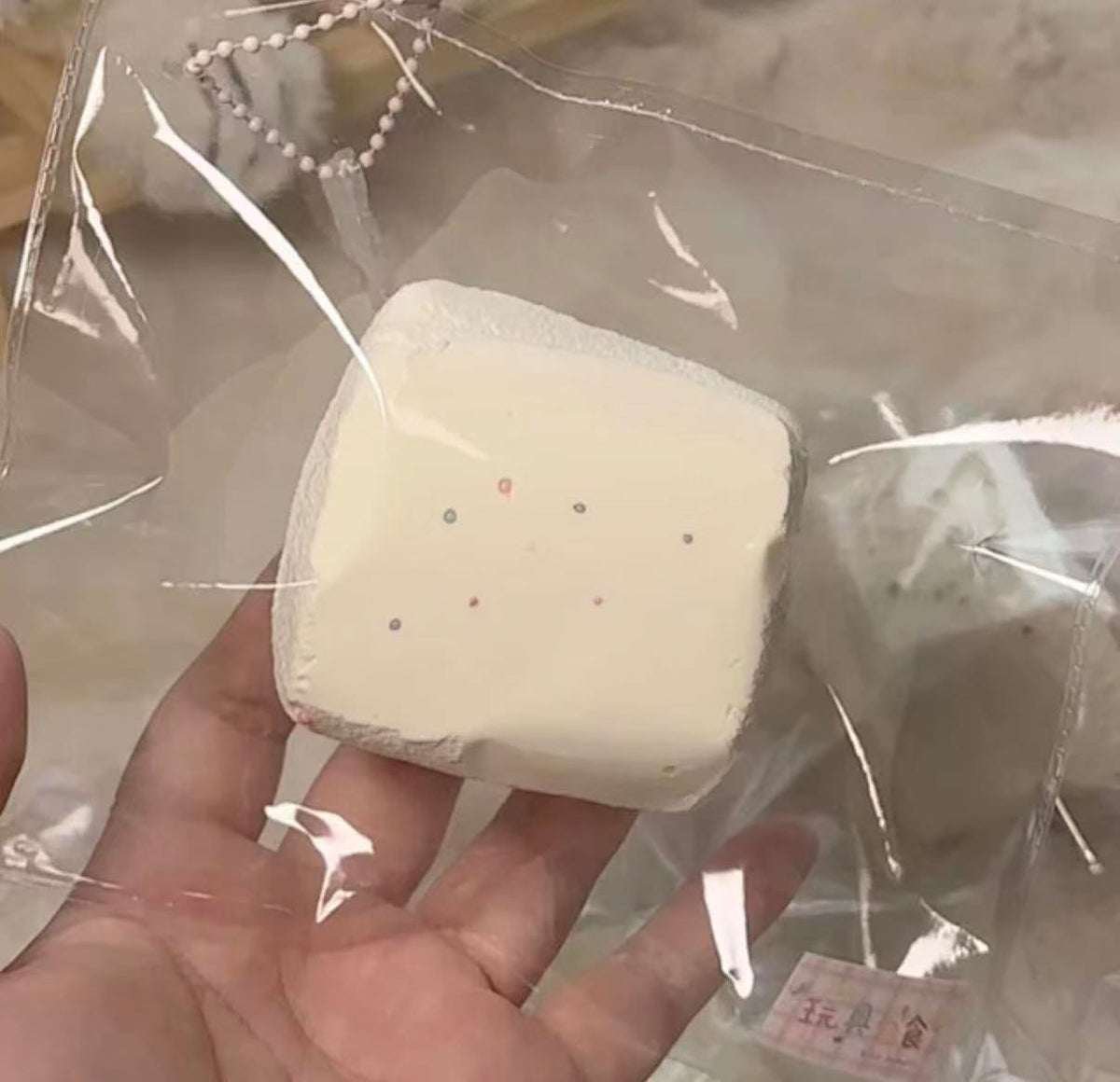 【焼肉ソースkakaco-新品予約】柔らかくもちもちしたシリコン製の押しつぶしおもちゃ（予約締切は9月13日20:35）