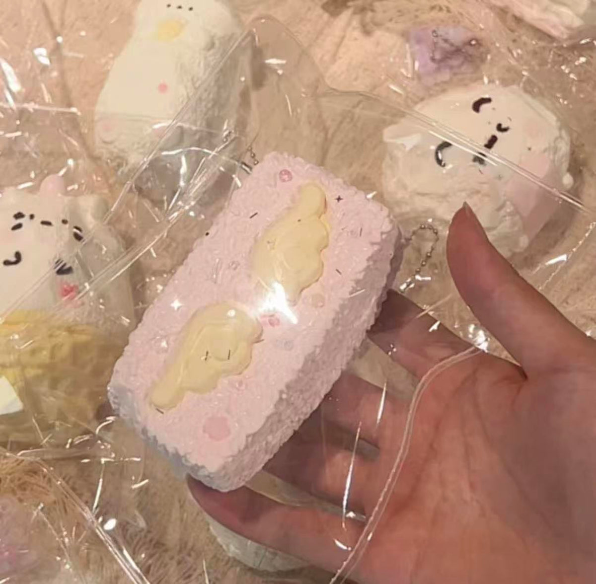 【莓了个莓-新品予約】柔らかくもちもちしたシリコン製のゆっくり反発するつまむおもちゃ（予約締切は9月25日）
