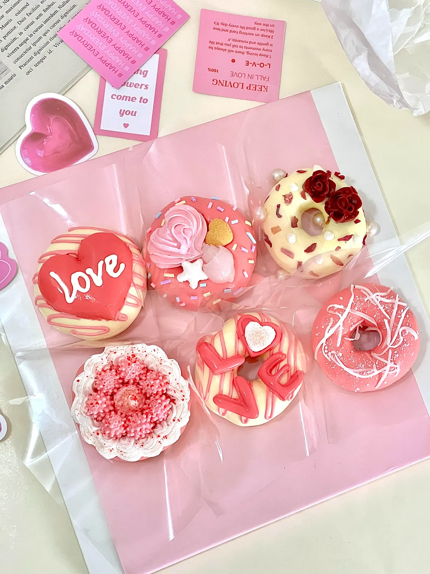 [W] Handmade, high-quality, low-rebound, soothing collectible figures. Choose from live streams (please include your TikTok name when ordering).